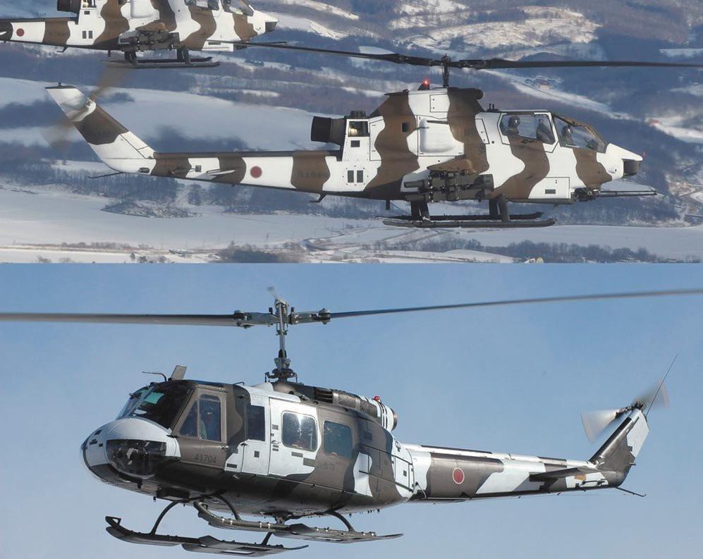 Hasegawa Aircraft 1/72 Bell AH-1S Cobra and Bell UH-1H Ltd. Edition (2 Kits)