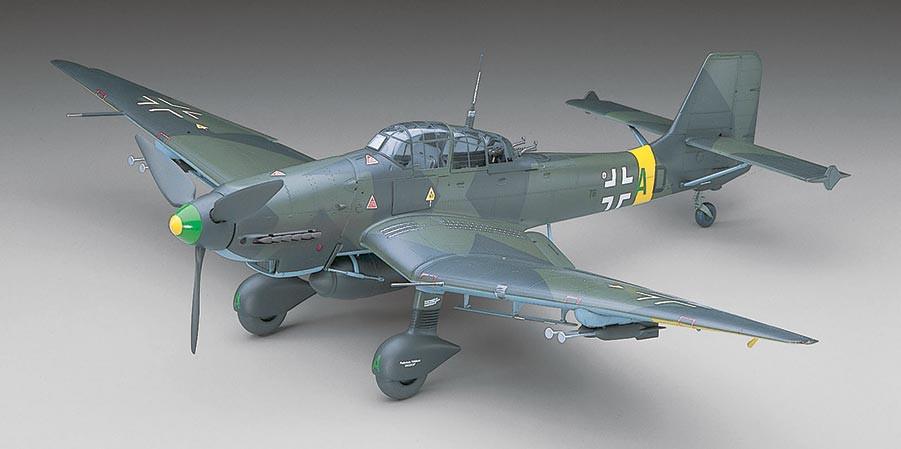 Hasegawa 1/32 Ju87D Stuka Luftwaffe Dive Bomber w/SC1000 Bomb Kit