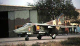 Zvezda Aircraft 1/72 MiG27 Flogger D Soviet Fighter/Bomber Kit